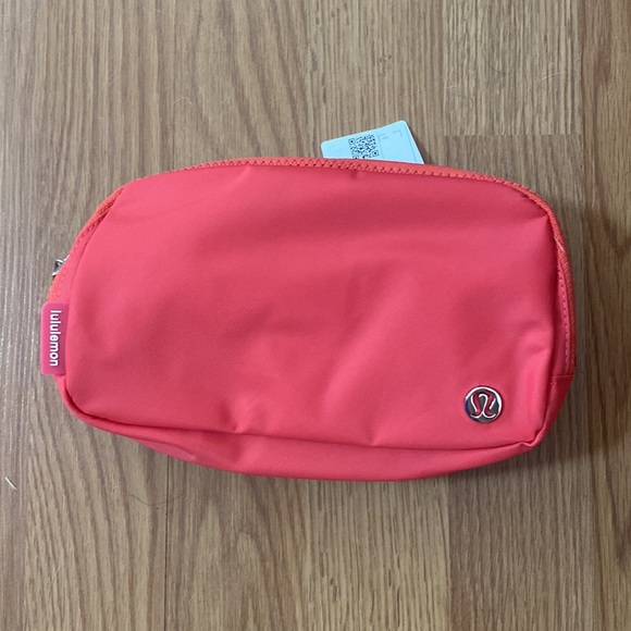 ❤️ Lululemon Pale Raspberry Extended Strap Everywhere Belt Bag NWT